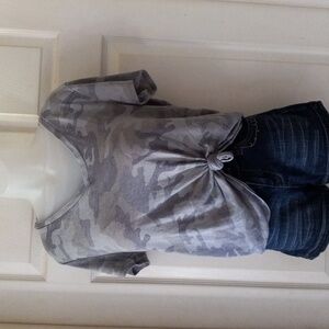 American Eagle came to shirt sz. M